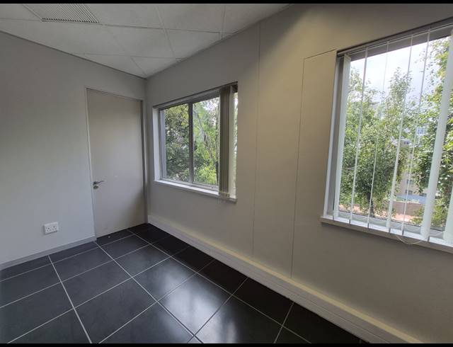 296M² OFFICE TO LET IN SANDTON CENTRAL